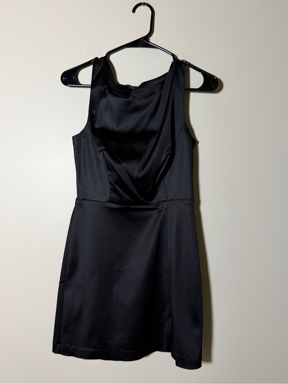 House of Harlow Elegant Black Stretch Satin Cocktail Dress - Sleeveless